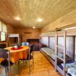 Vasaras namiņs pie ezera