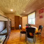 Vasaras namiņs pie ezera