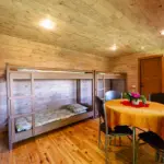 Vasaras namiņs pie ezera