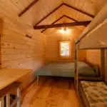 Četrvietīgs namiņš pie ezera