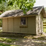 Četrvietīgs namiņš pie ezera