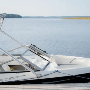 Boat rental in Lake Usma