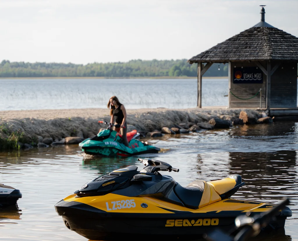 Ūdens motociklu noma