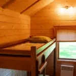 Četrvietīgs namiņš pie ezera