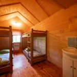 Četrvietīgs namiņš pie ezera