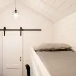 Četrvietīgs namiņš pie ezera