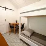 Četrvietīgs namiņš pie ezera