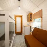 Četrvietīgs namiņš pie ezera