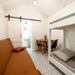 Četrvietīgs namiņš pie ezera