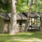 Četrvietīgs namiņš pie ezera